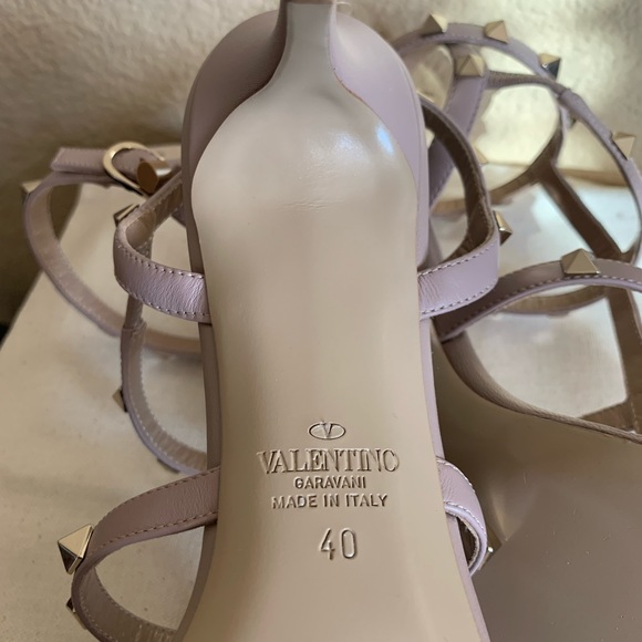 Valentino Garavani Rockstud Sandals - Picture 12 of 13